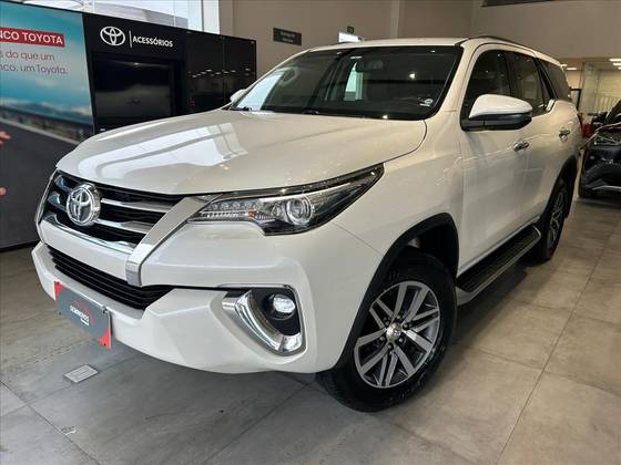 TOYOTA HILUX SW4 2.8 SRX 4X4 16V TURBO INTERCOOLER DIESEL 4P AUTOMÁTICO